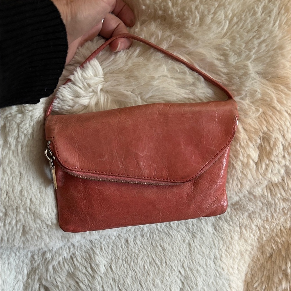 HOBO PINK VINTAGE LEATHER DARIA WRISTLET CLUTCH